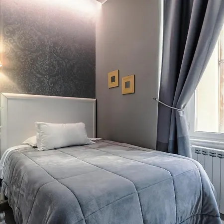 Bed And 4* Roma