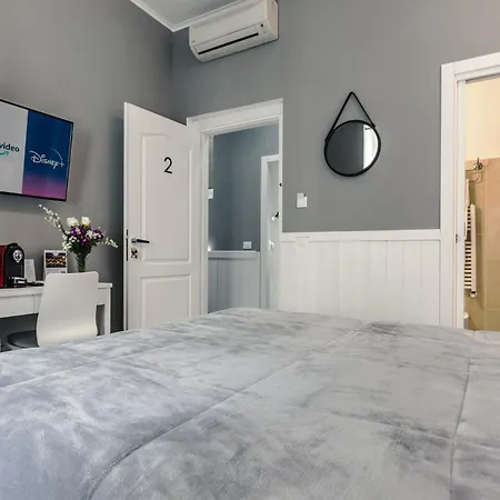 Bed And 4* Roma