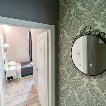 Bed And 4* Roma