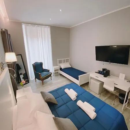 Bed And 2* Roma